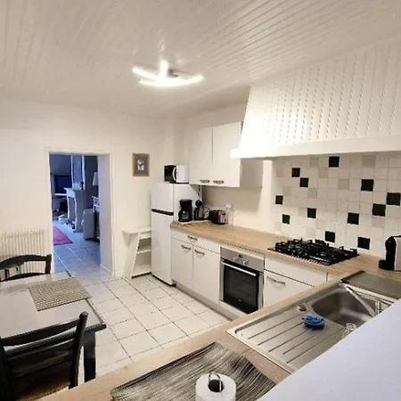 Hébergement de vacances Maison Confortable Proche - 7 Pers. - Fr-1-879-5 *