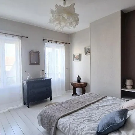 Hébergement de vacances Maison Confortable Proche - 7 Pers. - Fr-1-879-5